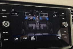 ruskea (beige) Volkswagen Golf Sportsvan 2018 kuva 26.