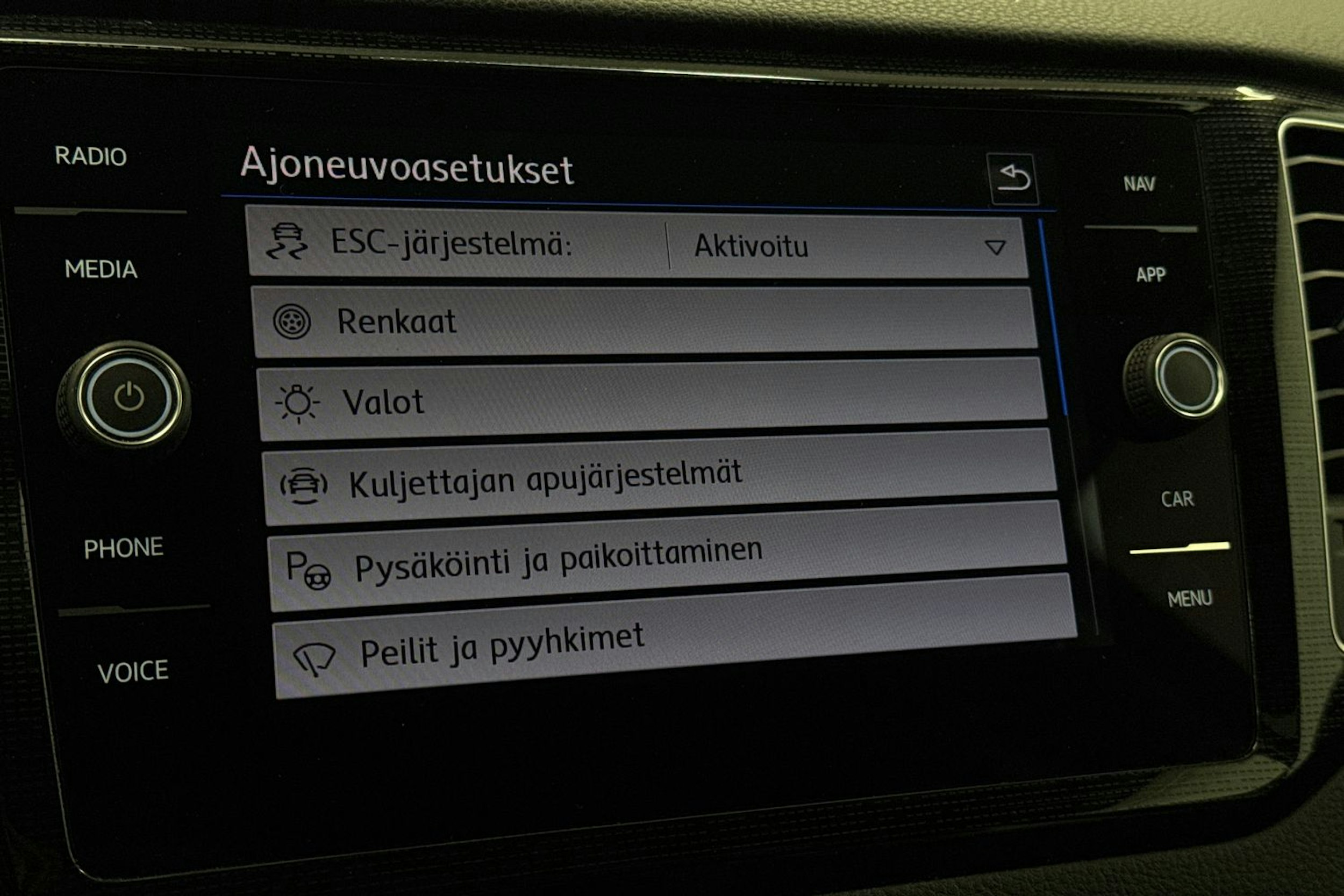 ruskea (beige) Volkswagen Golf Sportsvan 2018 kuva 27.