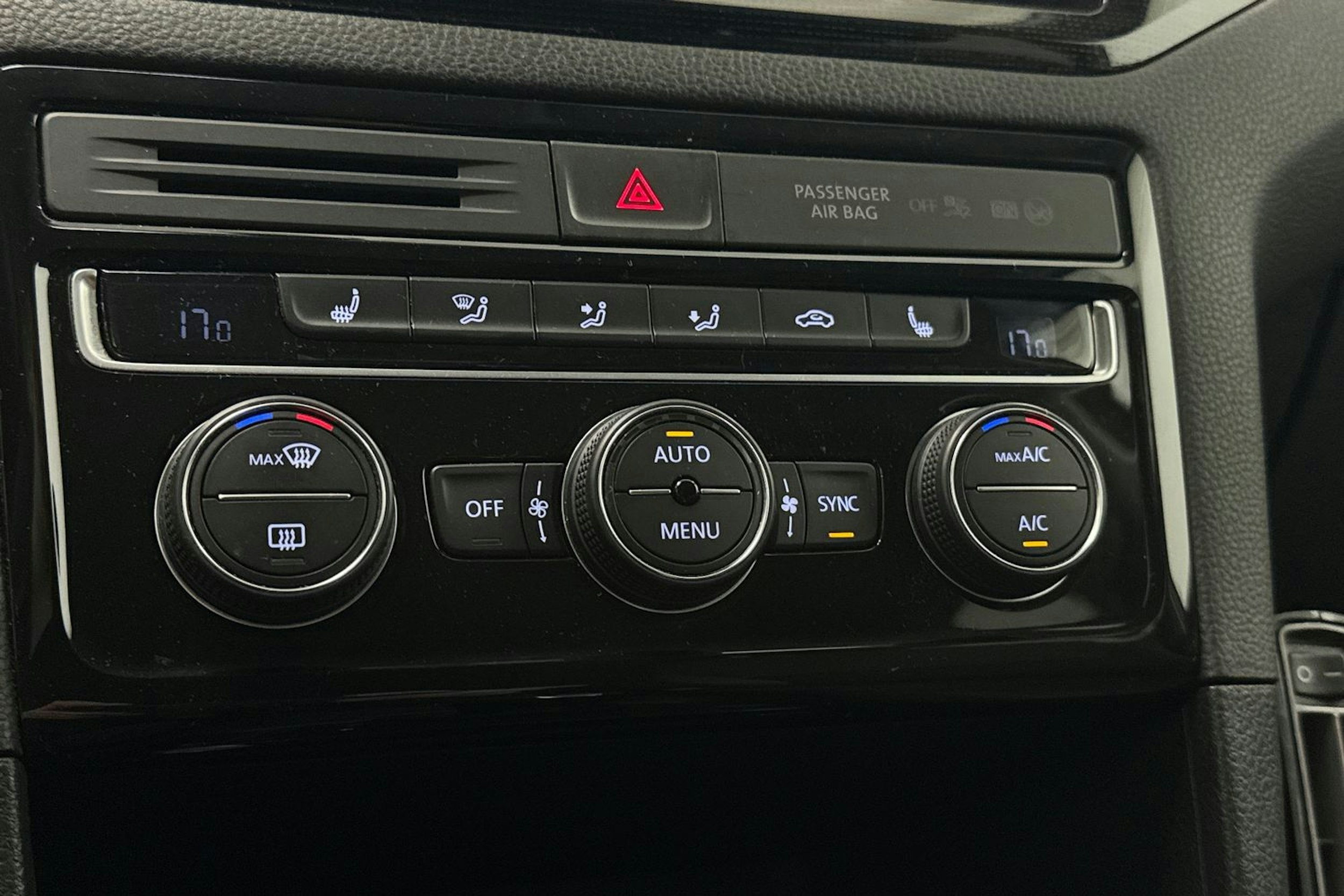 ruskea (beige) Volkswagen Golf Sportsvan 2018 kuva 31.
