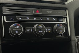 ruskea (beige) Volkswagen Golf Sportsvan 2018 kuva 31.