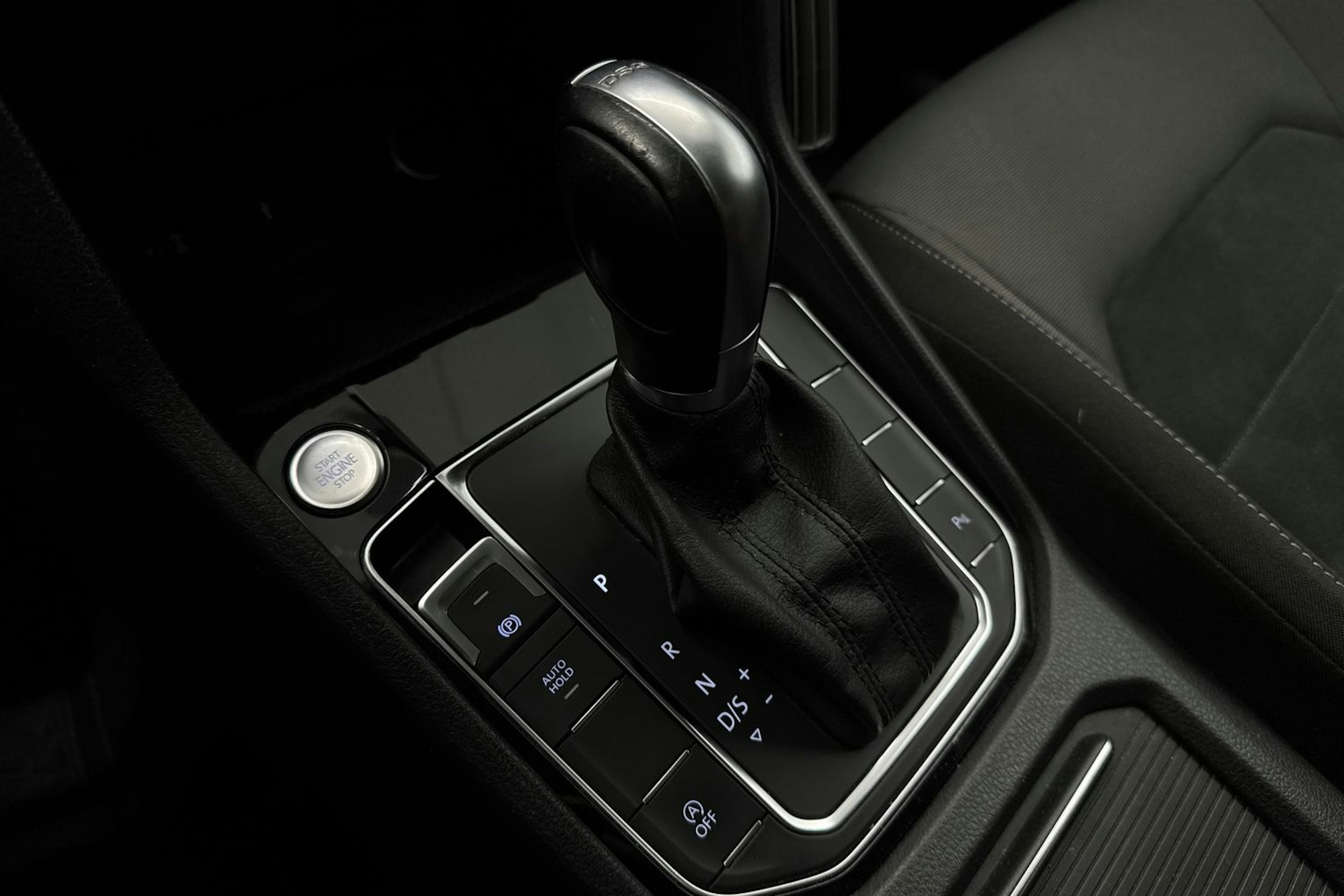 ruskea (beige) Volkswagen Golf Sportsvan 2018 kuva 33.