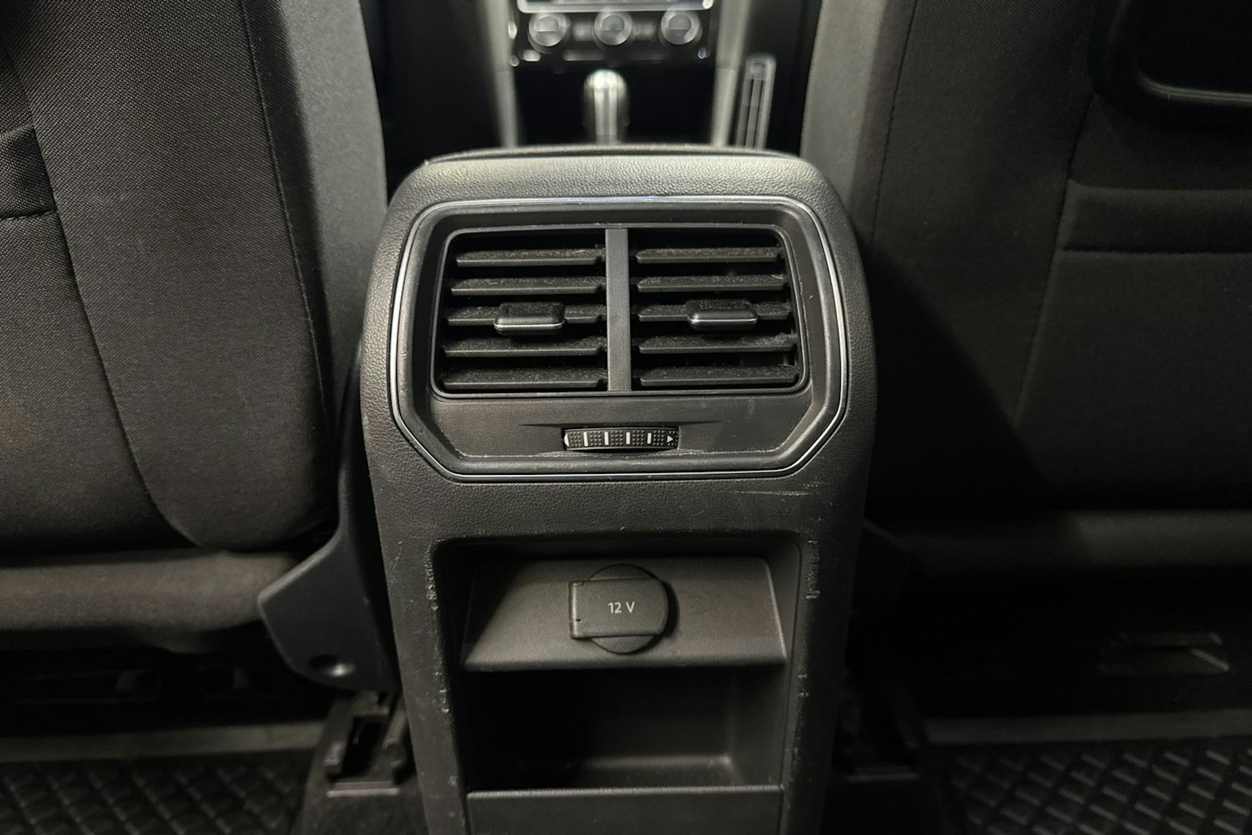 ruskea (beige) Volkswagen Golf Sportsvan 2018 kuva 36.