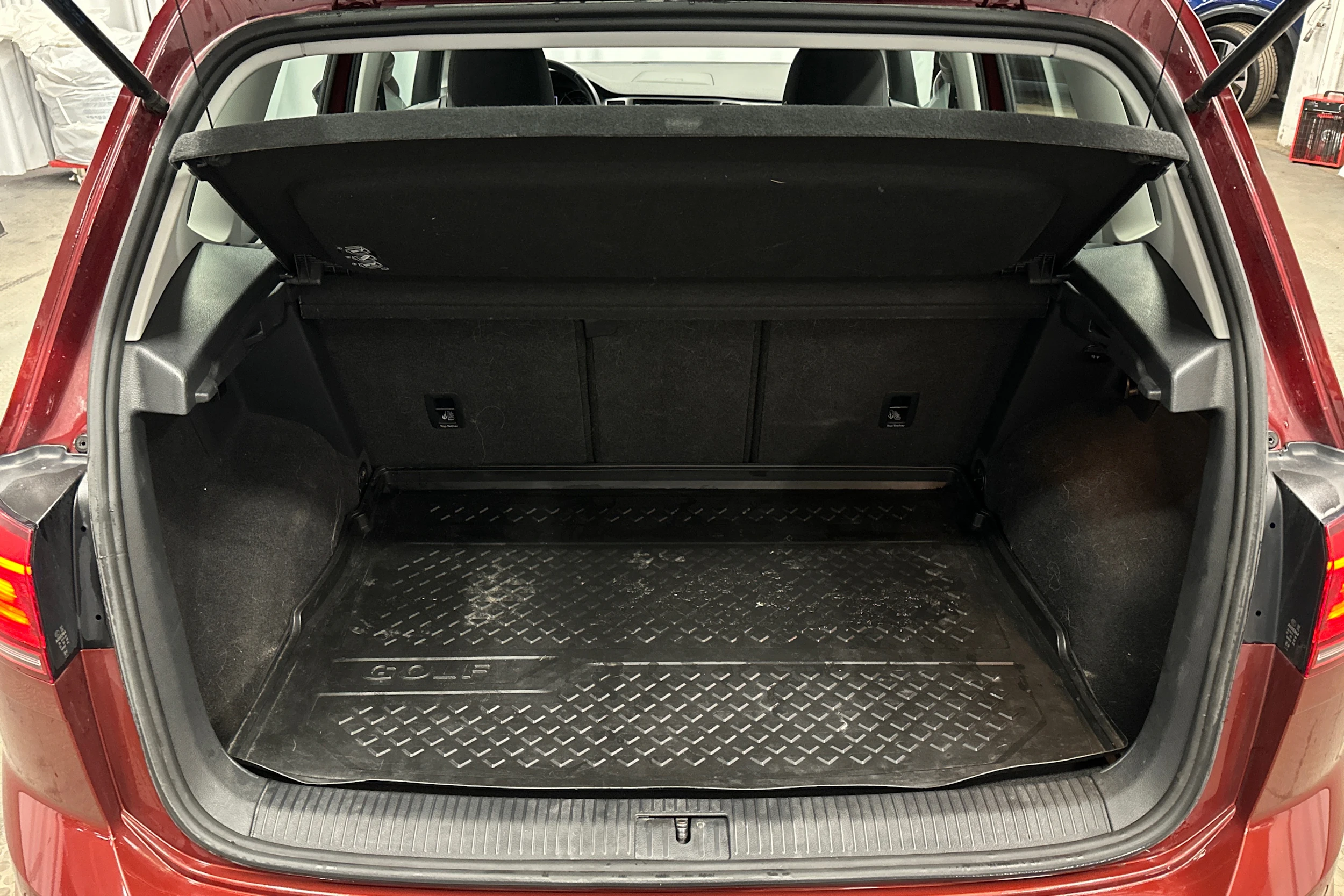 sininen Volkswagen Golf Sportsvan 2018 kuva 11.