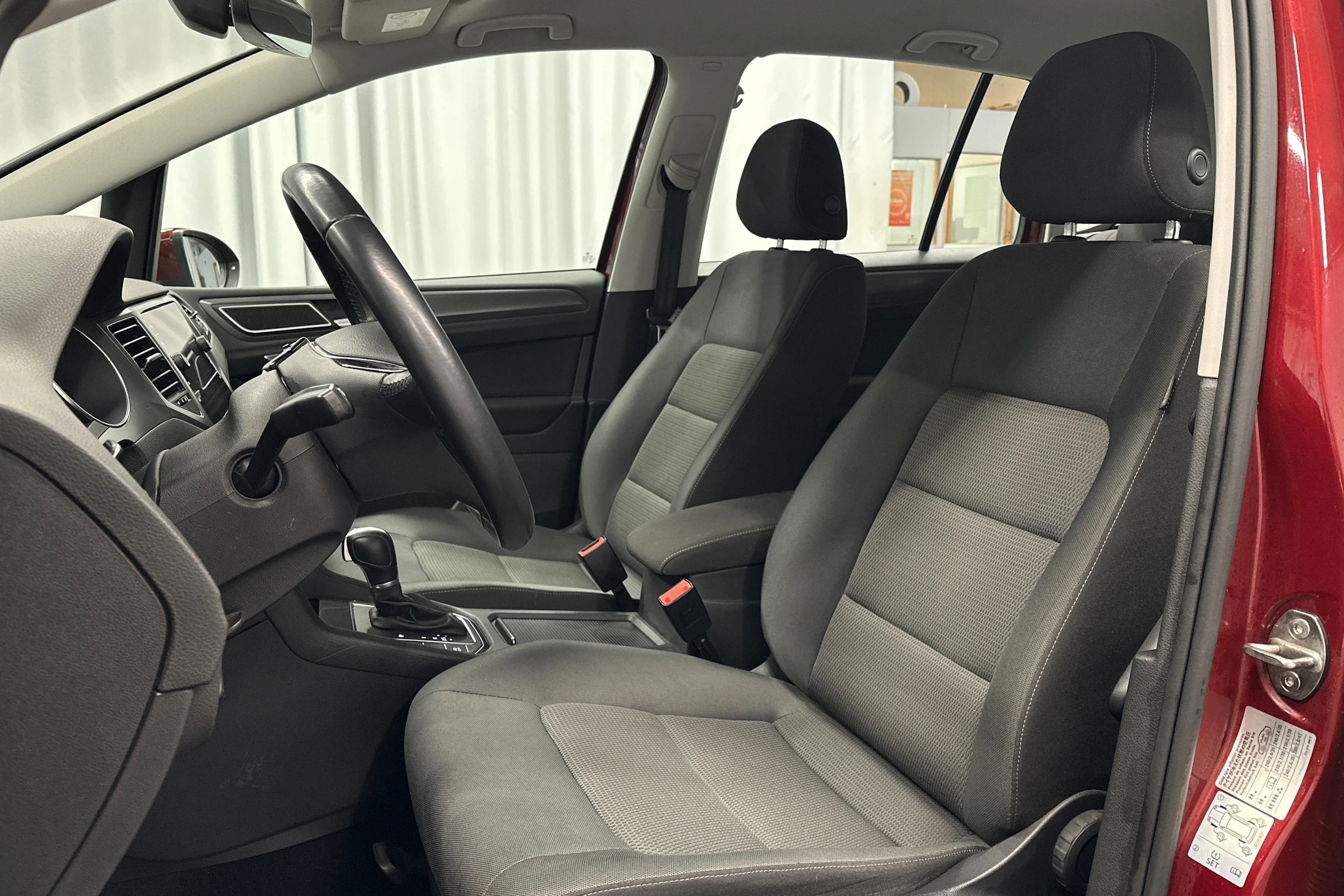 sininen Volkswagen Golf Sportsvan 2018 kuva 12.