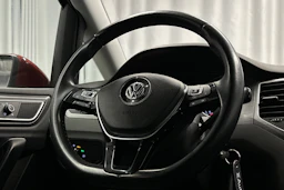 sininen Volkswagen Golf Sportsvan 2018 kuva 13.
