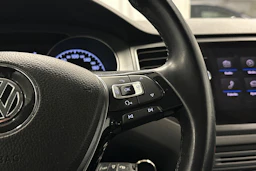 sininen Volkswagen Golf Sportsvan 2018 kuva 15.