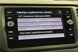sininen Volkswagen Golf Sportsvan 2018 kuva 18.