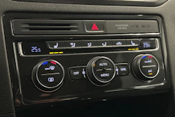 sininen Volkswagen Golf Sportsvan 2018 kuva 21.
