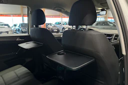 valkoinen Volkswagen Golf Sportsvan 2018 kuva 15.