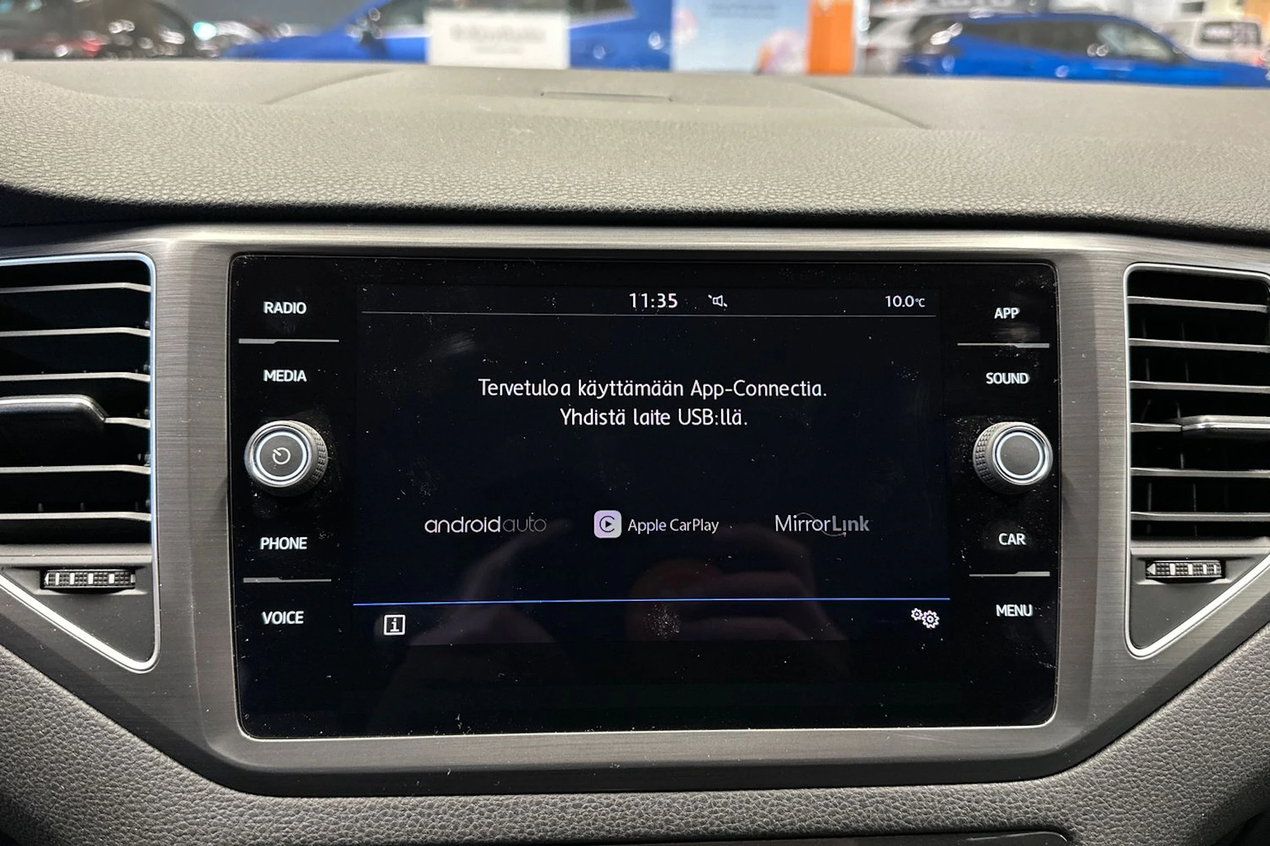 valkoinen Volkswagen Golf Sportsvan 2018 kuva 18.