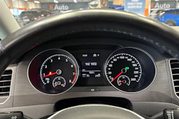 valkoinen Volkswagen Golf Sportsvan 2018 kuva 23.