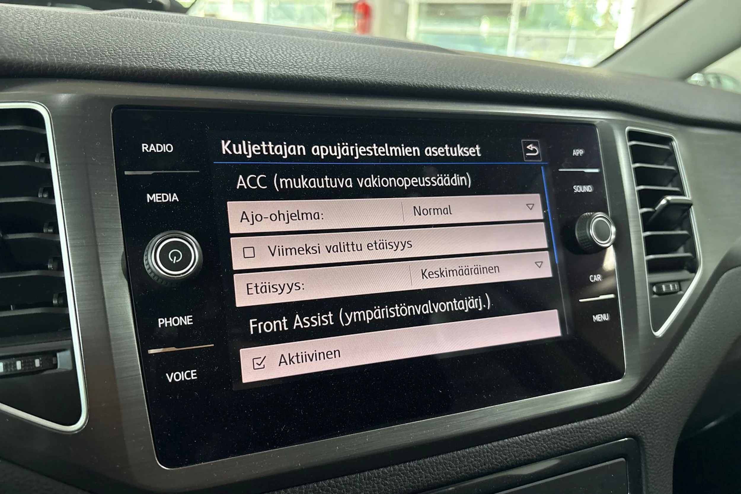 Musta Volkswagen GOLF SPORTSVAN 2018 kuva 16.