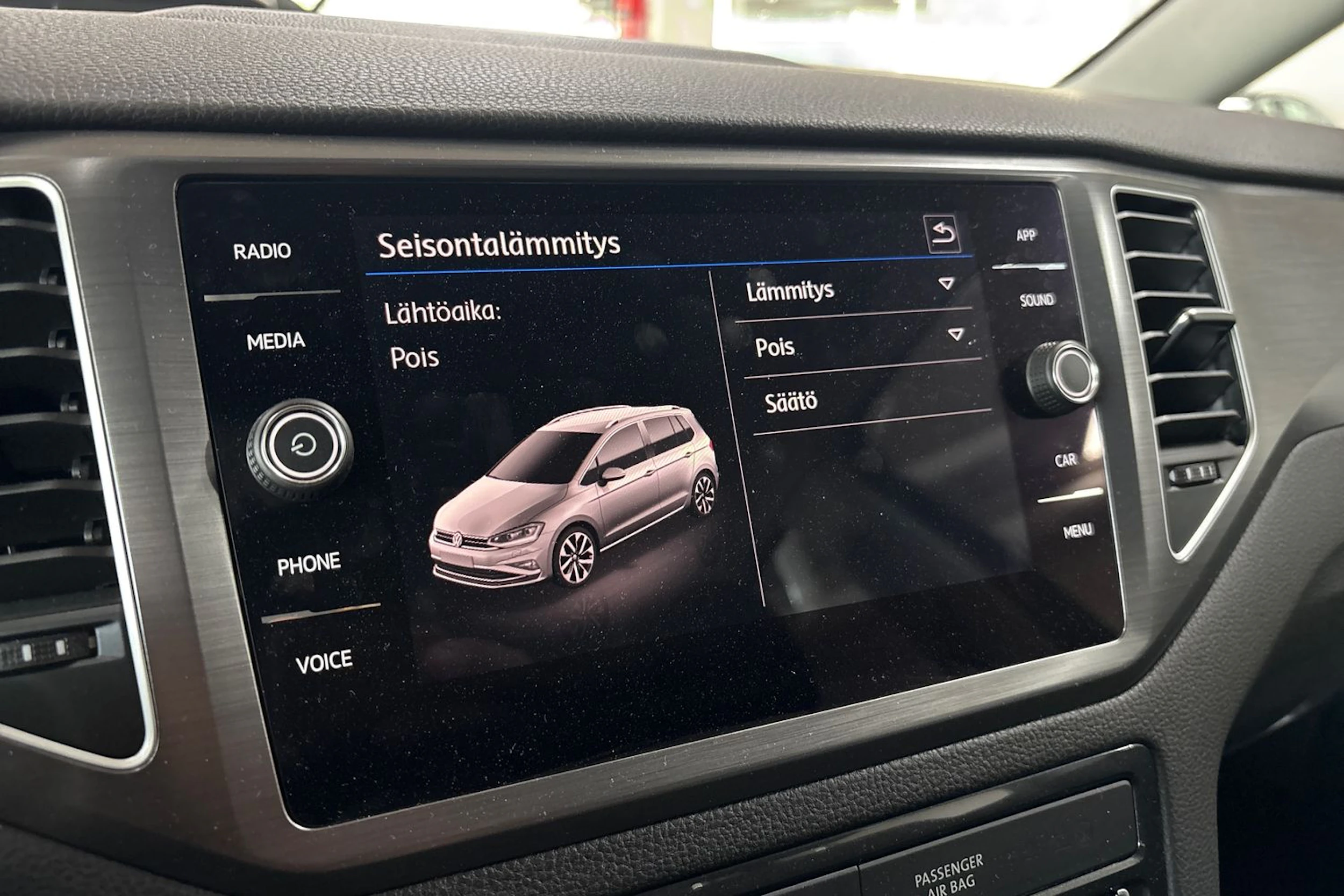 Musta Volkswagen GOLF SPORTSVAN 2018 kuva 18.