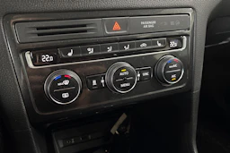 Musta Volkswagen GOLF SPORTSVAN 2018 kuva 20.