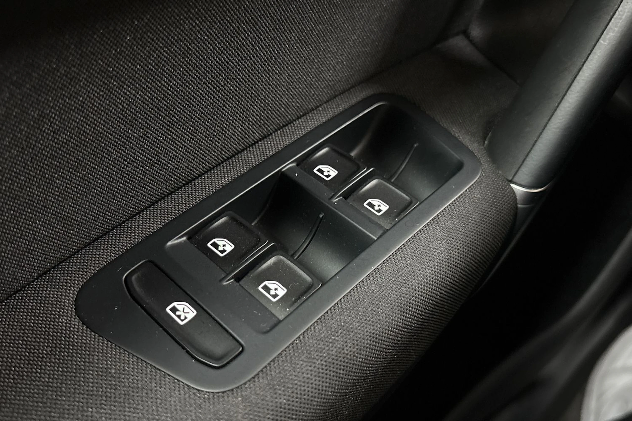 Musta Volkswagen GOLF SPORTSVAN 2018 kuva 23.