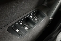Musta Volkswagen GOLF SPORTSVAN 2018 kuva 23.