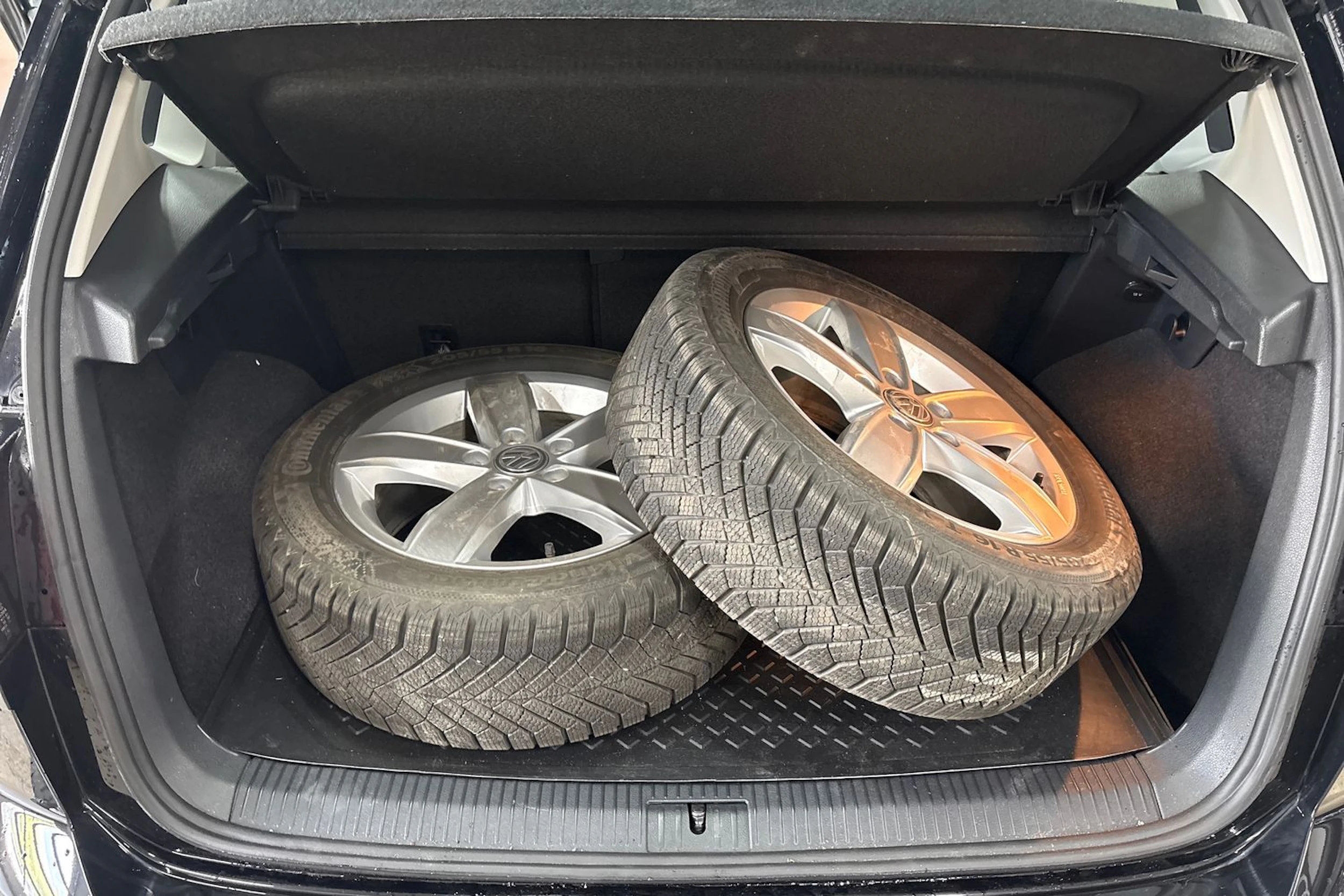 Musta Volkswagen GOLF SPORTSVAN 2018 kuva 24.