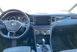 punainen Volkswagen Golf Sportsvan 2019 kuva 9.