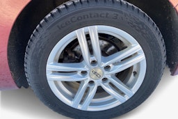 punainen Volkswagen Golf Sportsvan 2019 kuva 11.