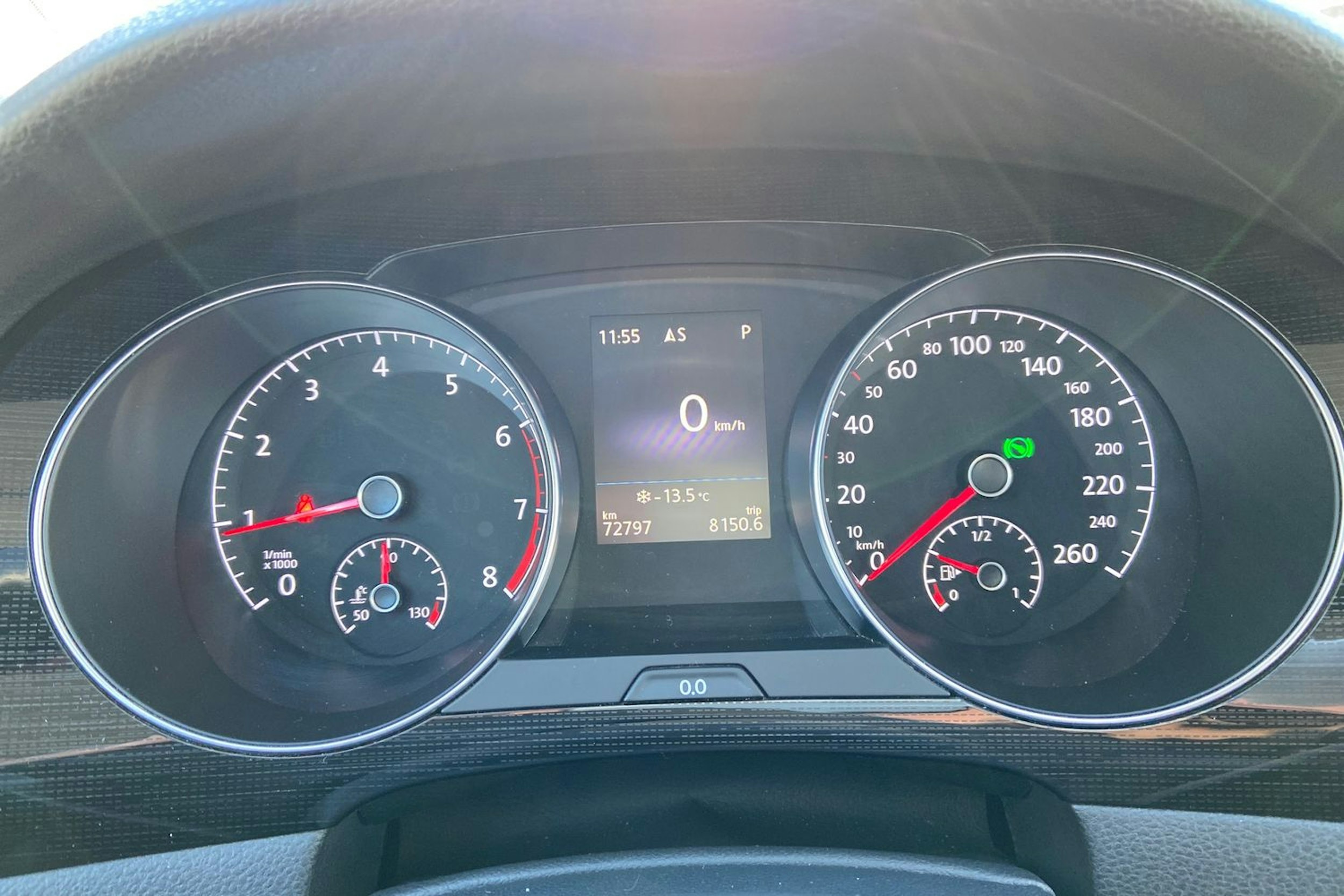 punainen Volkswagen Golf Sportsvan 2019 kuva 16.