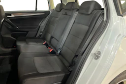 valkoinen Volkswagen Golf Sportsvan 2019 kuva 11.
