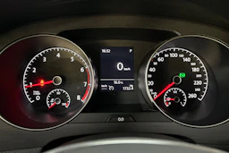 valkoinen Volkswagen Golf Sportsvan 2019 kuva 18.