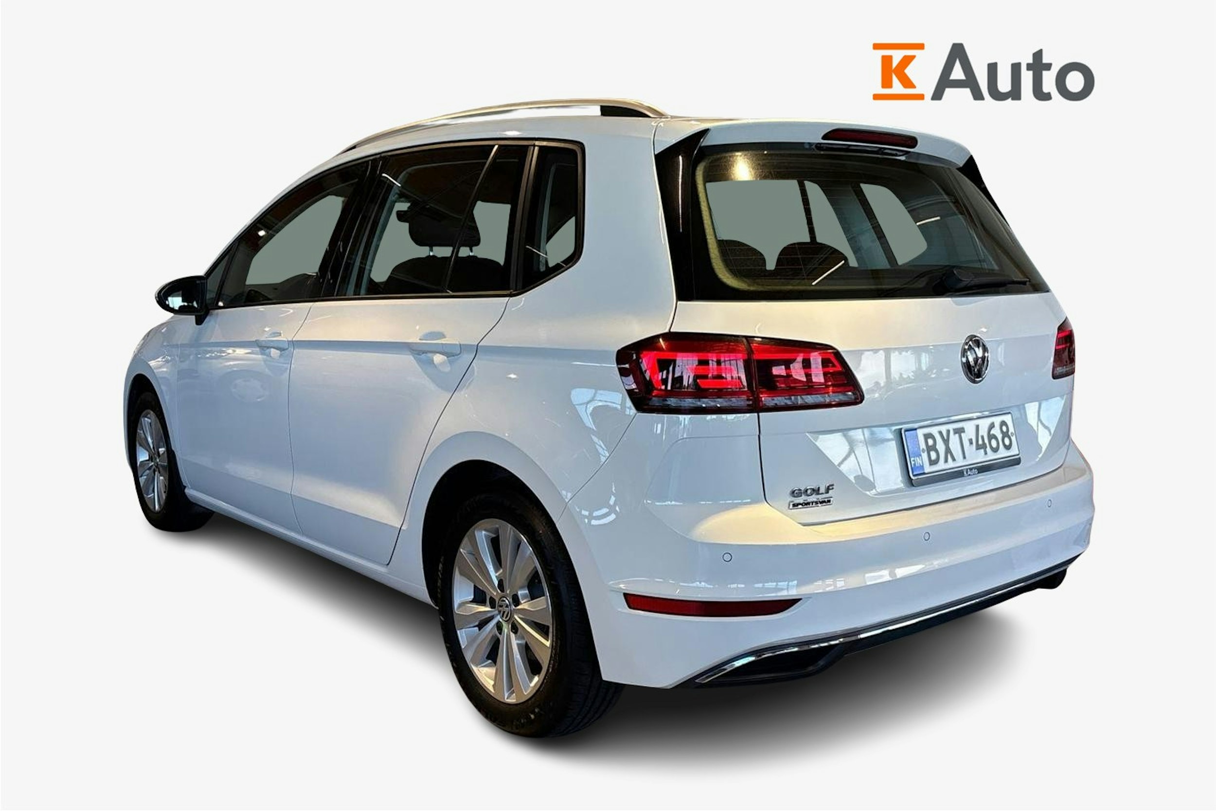 Valkoinen Volkswagen GOLF SPORTSVAN 2019 kuva 2.