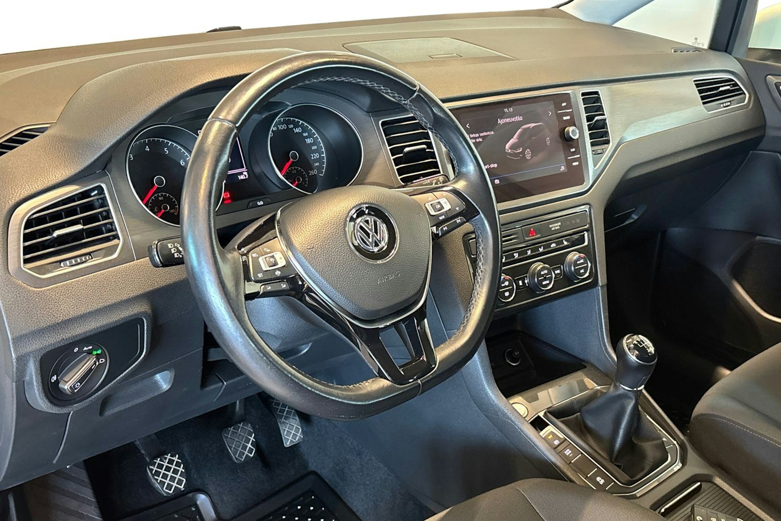 Valkoinen Volkswagen GOLF SPORTSVAN 2019 kuva 7.