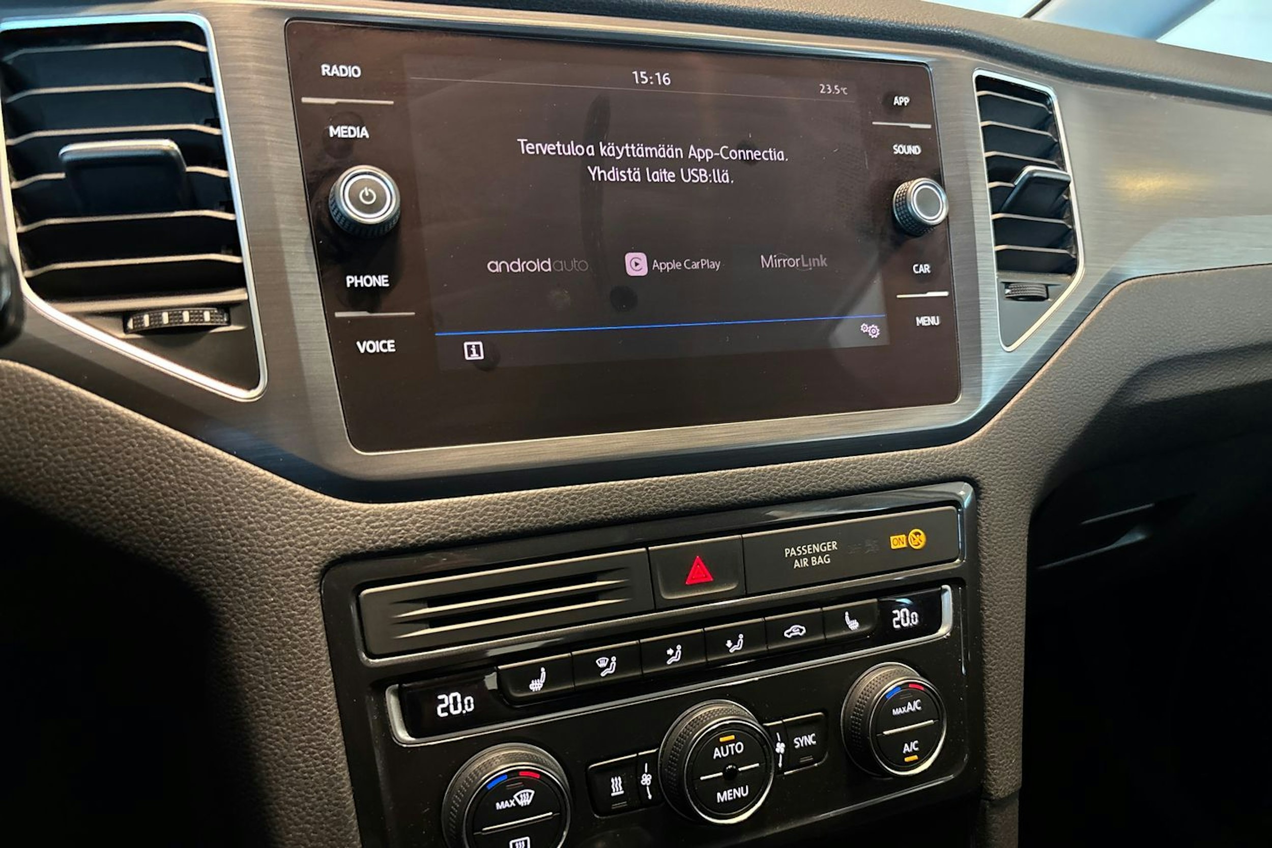 Valkoinen Volkswagen GOLF SPORTSVAN 2019 kuva 24.