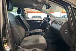 Harmaa Volkswagen Golf Sportsvan 2019 kuva 15.