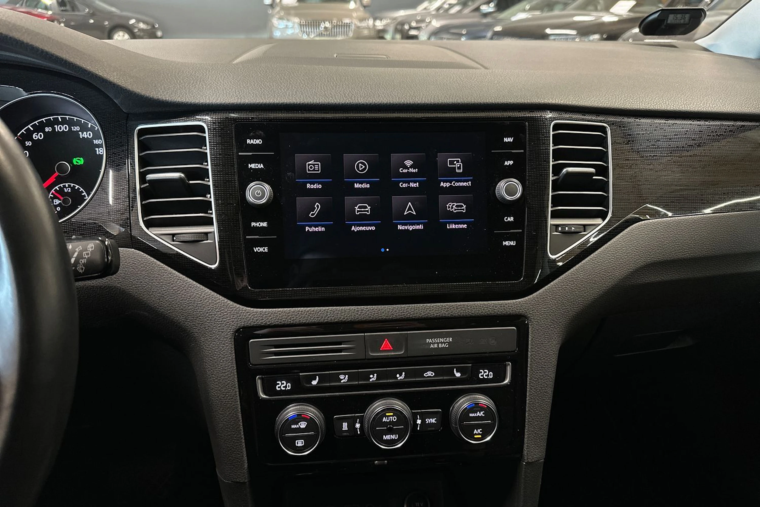 Harmaa Volkswagen Golf Sportsvan 2019 kuva 22.