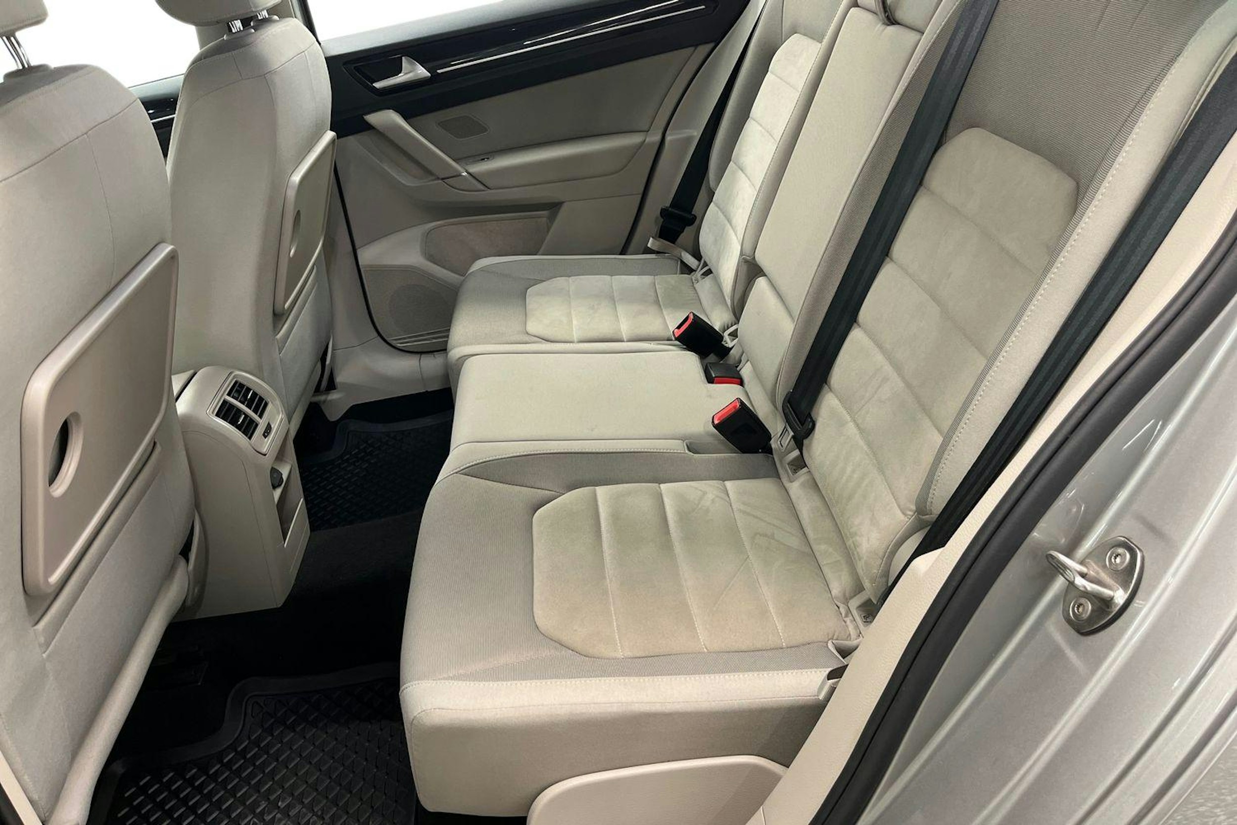 harmaa Volkswagen Golf Sportsvan 2019 kuva 8.