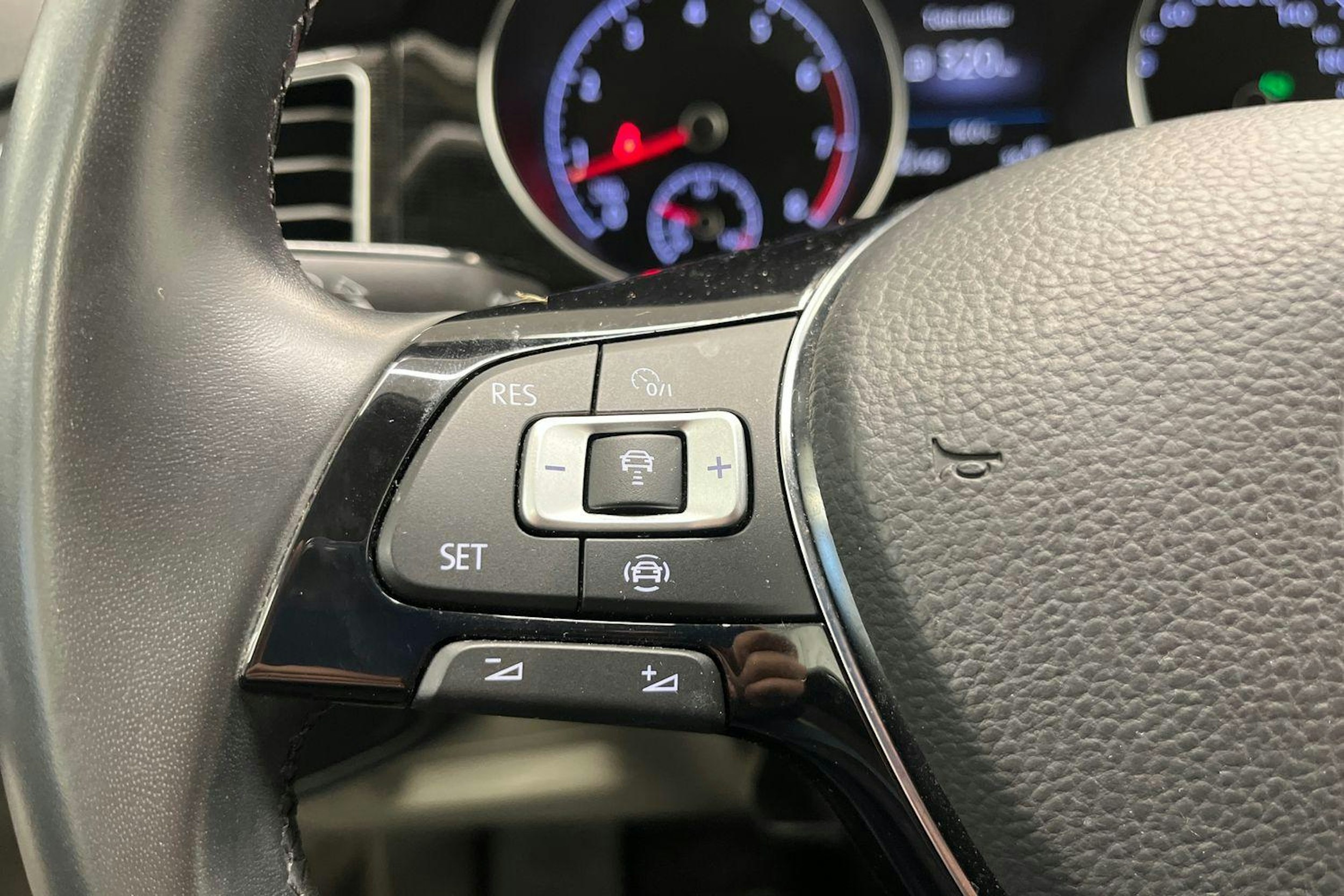 harmaa Volkswagen Golf Sportsvan 2019 kuva 9.