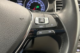 harmaa Volkswagen Golf Sportsvan 2019 kuva 10.