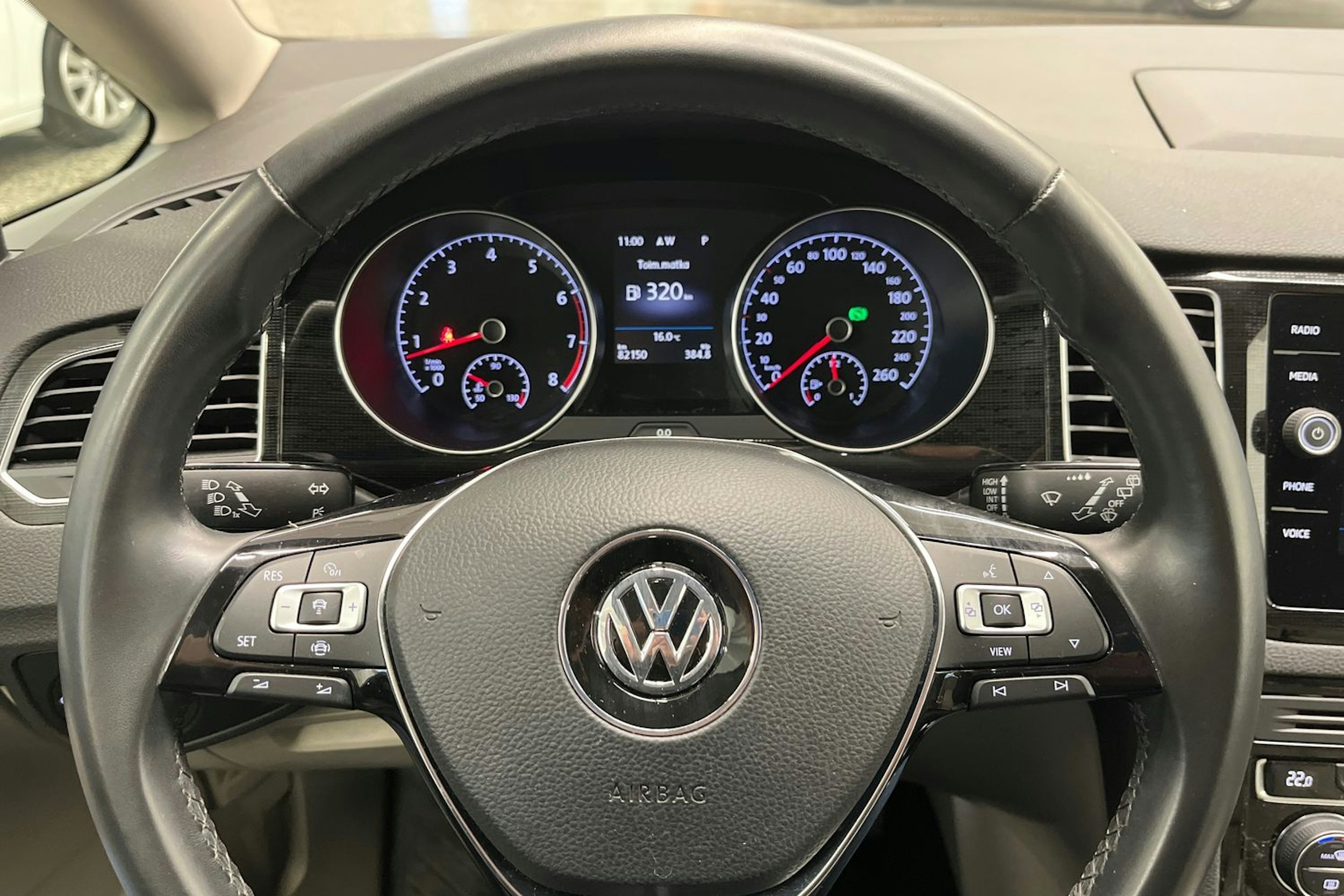 harmaa Volkswagen Golf Sportsvan 2019 kuva 11.