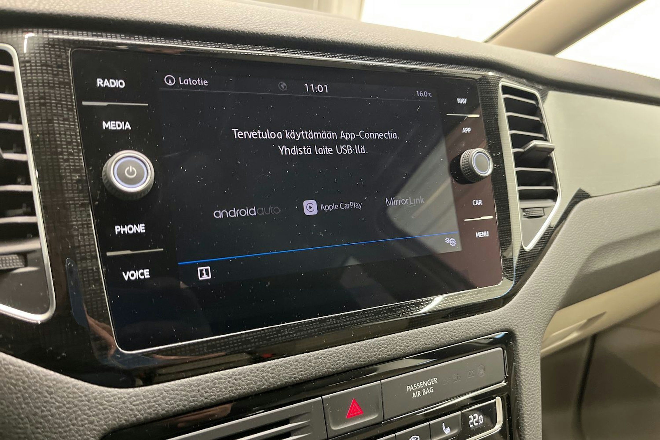 harmaa Volkswagen Golf Sportsvan 2019 kuva 14.