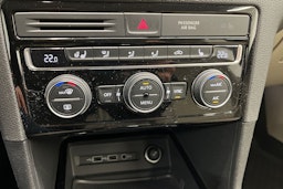 harmaa Volkswagen Golf Sportsvan 2019 kuva 16.