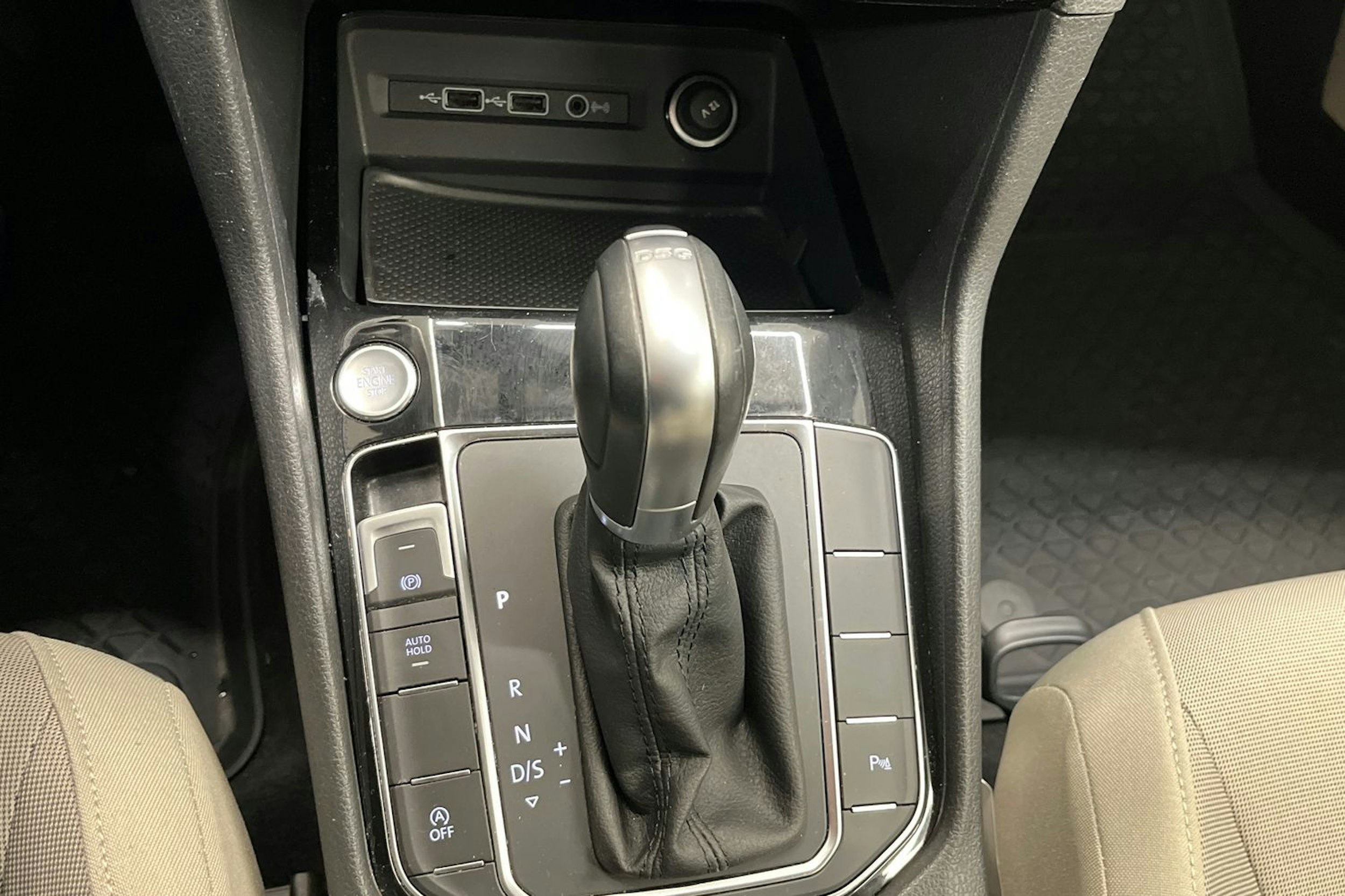 harmaa Volkswagen Golf Sportsvan 2019 kuva 17.