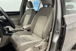harmaa Volkswagen Golf Sportsvan 2019 kuva 18.