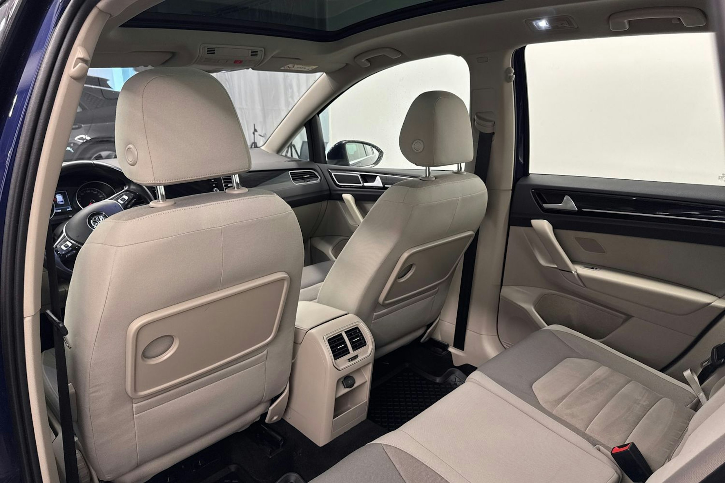 sininen Volkswagen Golf Sportsvan 2019 kuva 15.