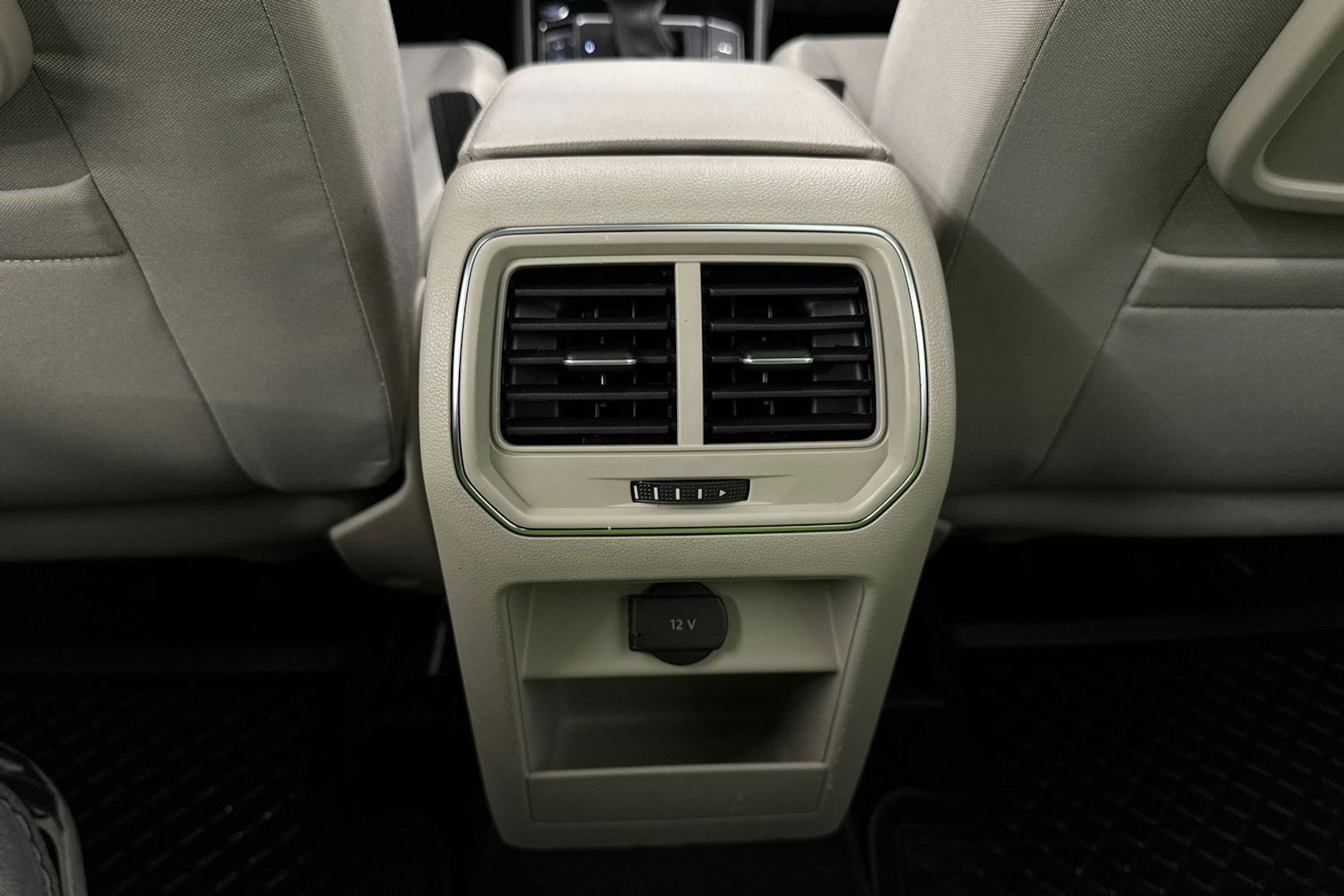 sininen Volkswagen Golf Sportsvan 2019 kuva 18.