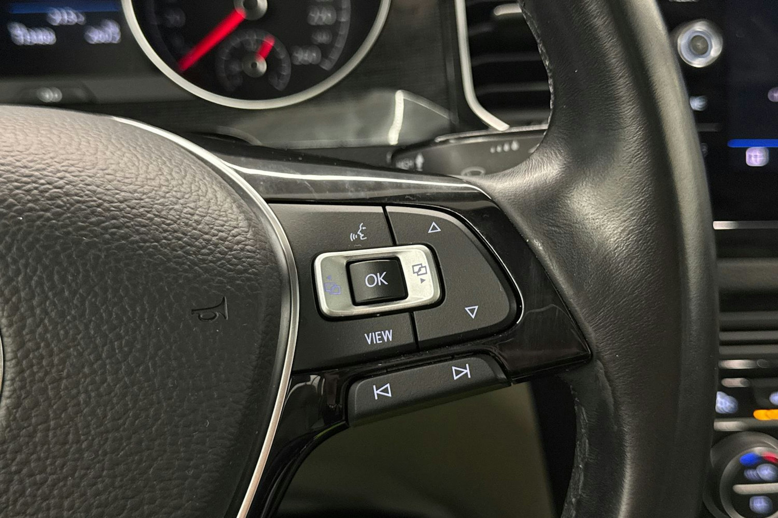 sininen Volkswagen Golf Sportsvan 2019 kuva 21.