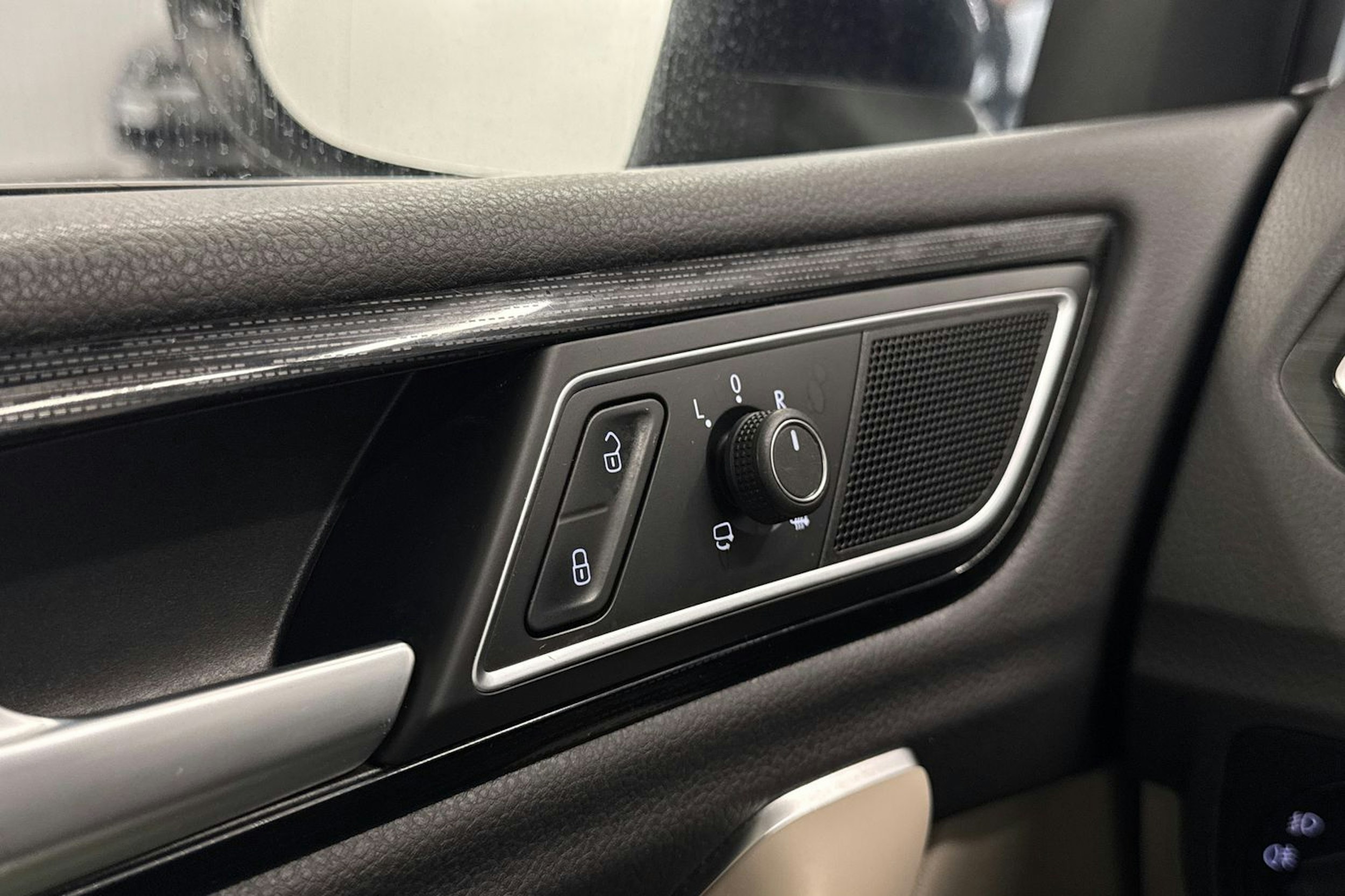 sininen Volkswagen Golf Sportsvan 2019 kuva 23.