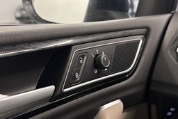 sininen Volkswagen Golf Sportsvan 2019 kuva 23.