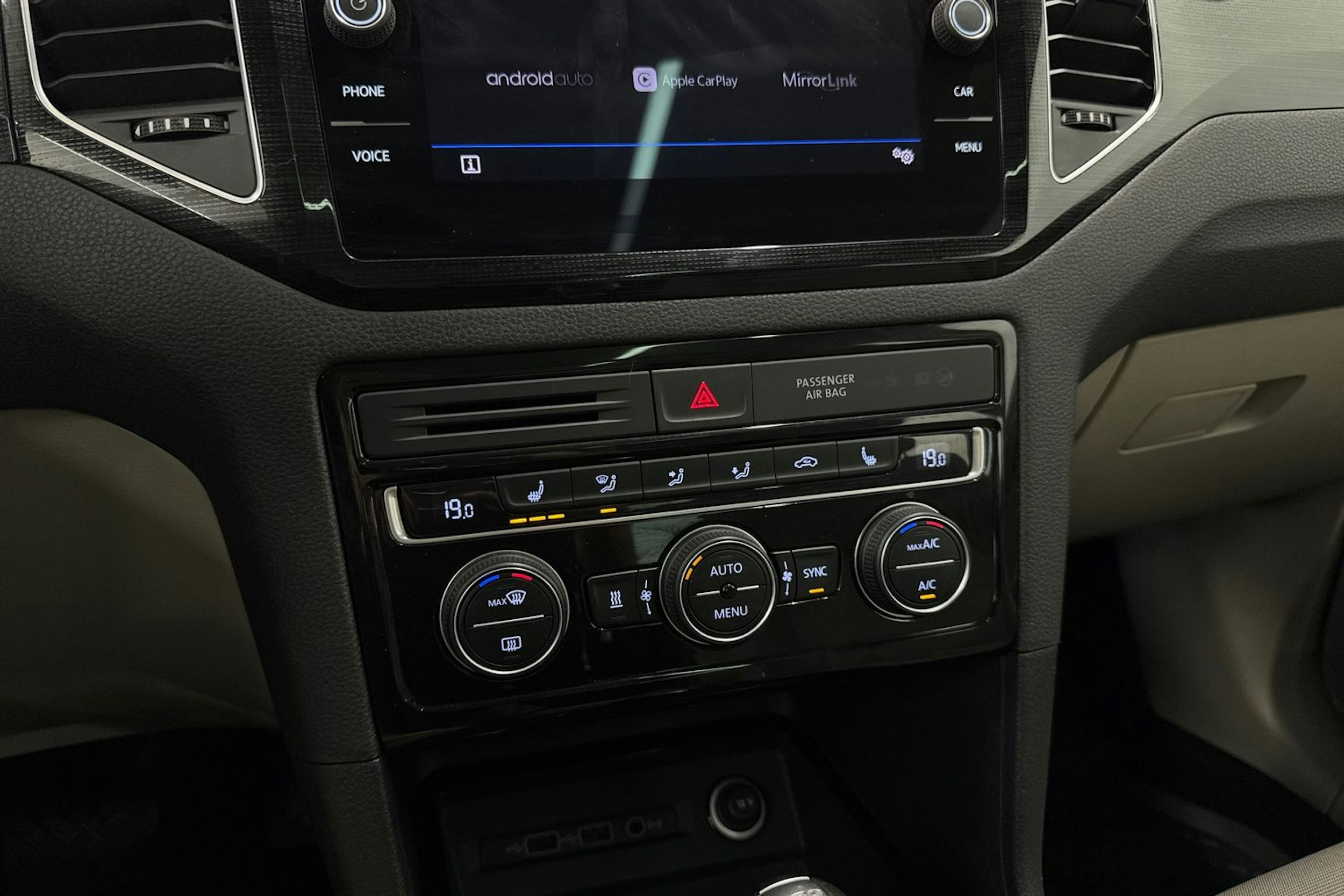 sininen Volkswagen Golf Sportsvan 2019 kuva 28.