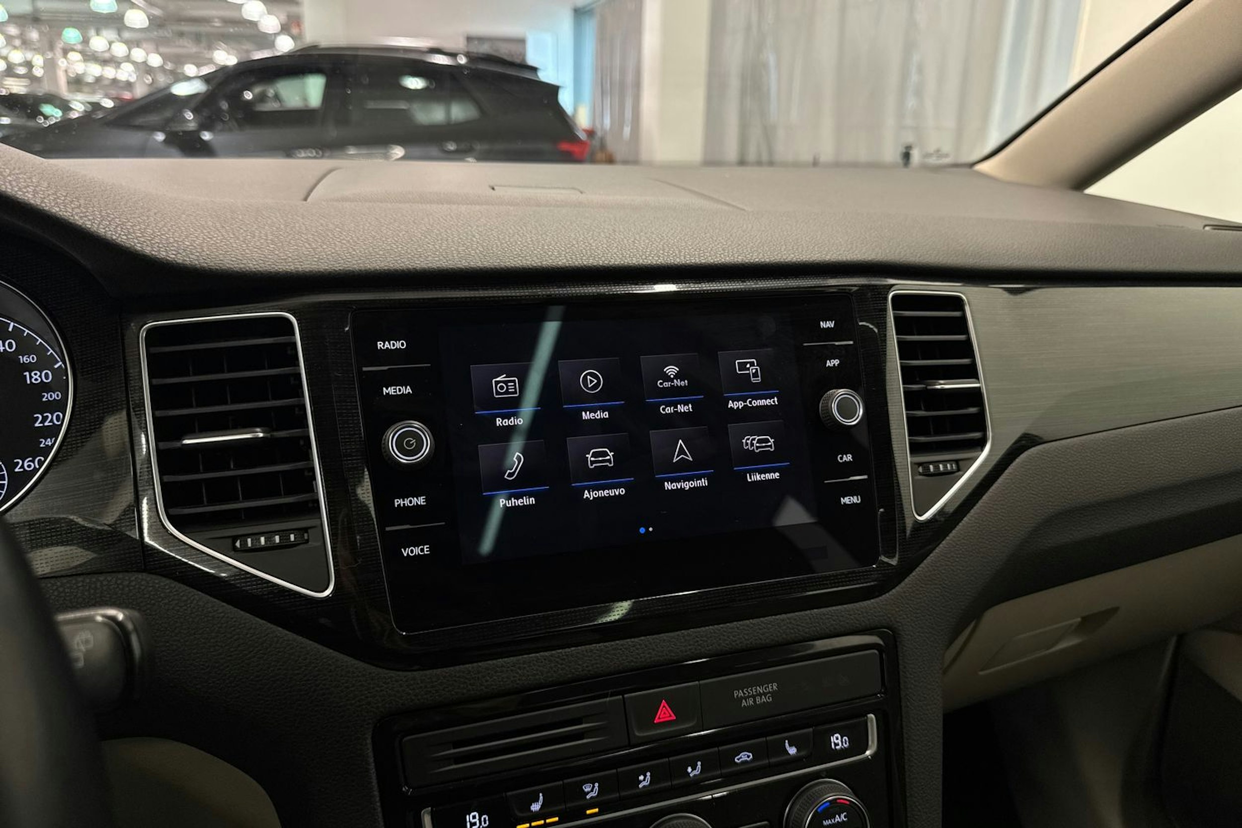 sininen Volkswagen Golf Sportsvan 2019 kuva 29.