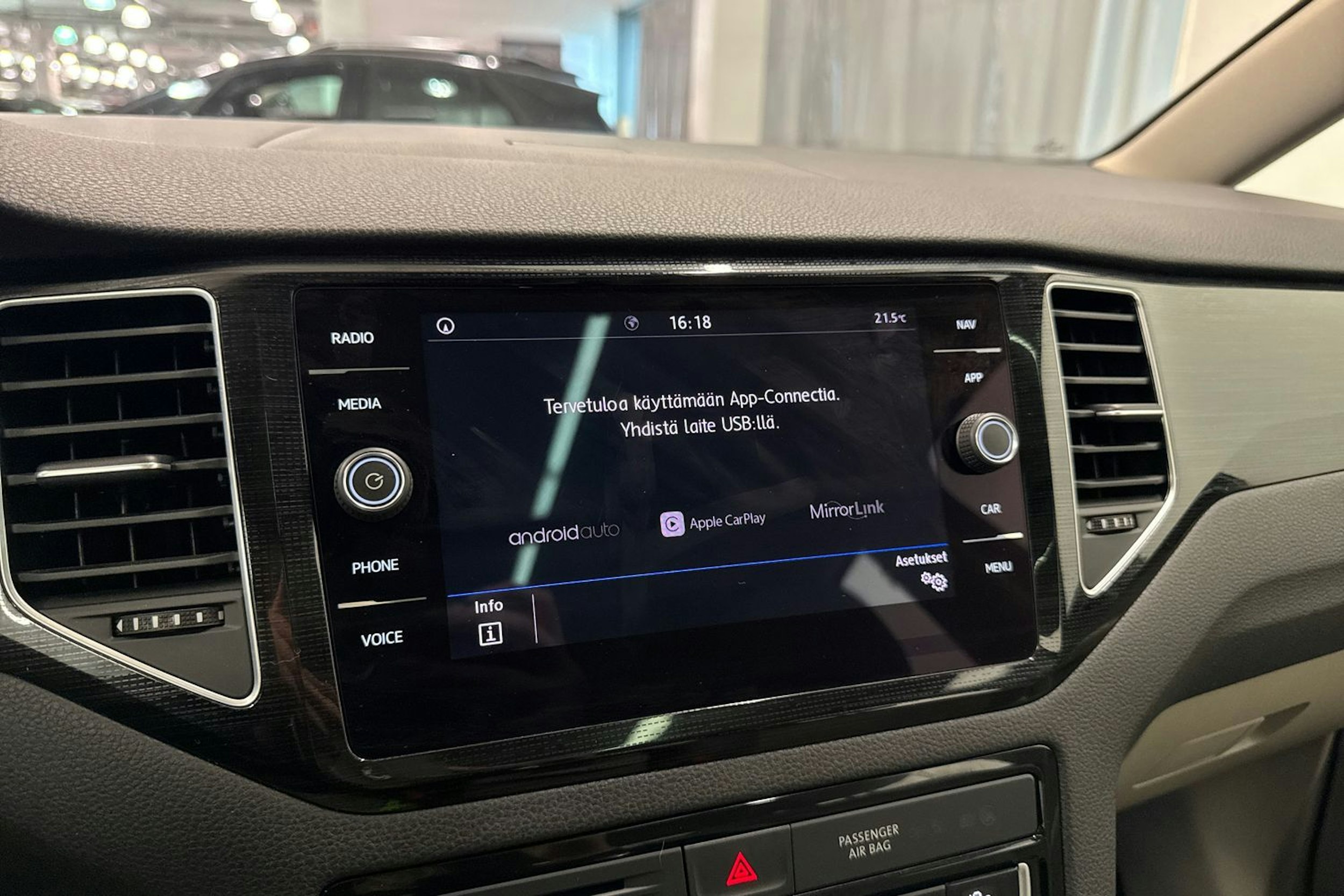 sininen Volkswagen Golf Sportsvan 2019 kuva 30.