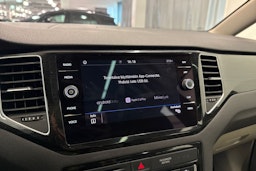 sininen Volkswagen Golf Sportsvan 2019 kuva 30.