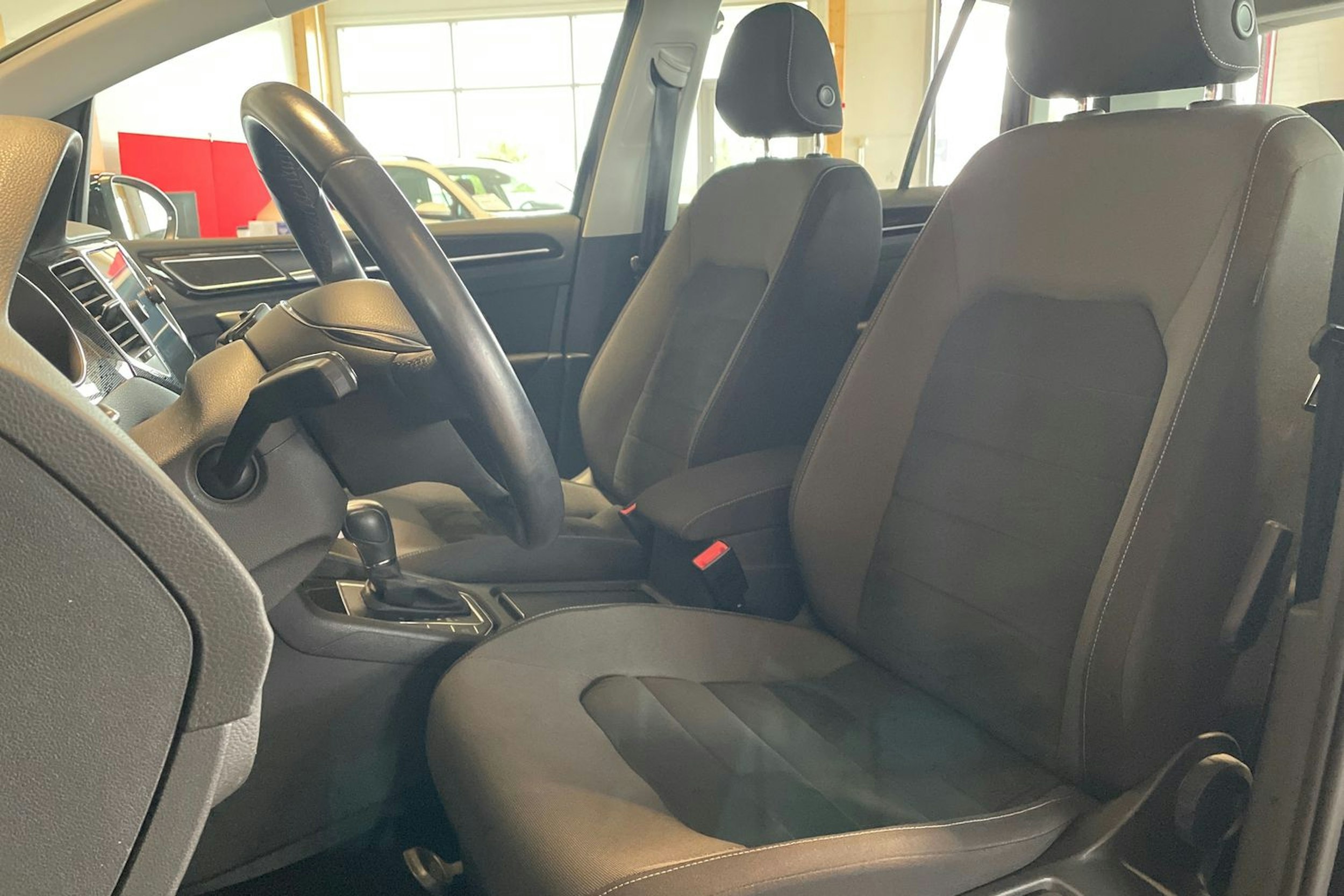 Musta Volkswagen GOLF SPORTSVAN 2019 kuva 16.