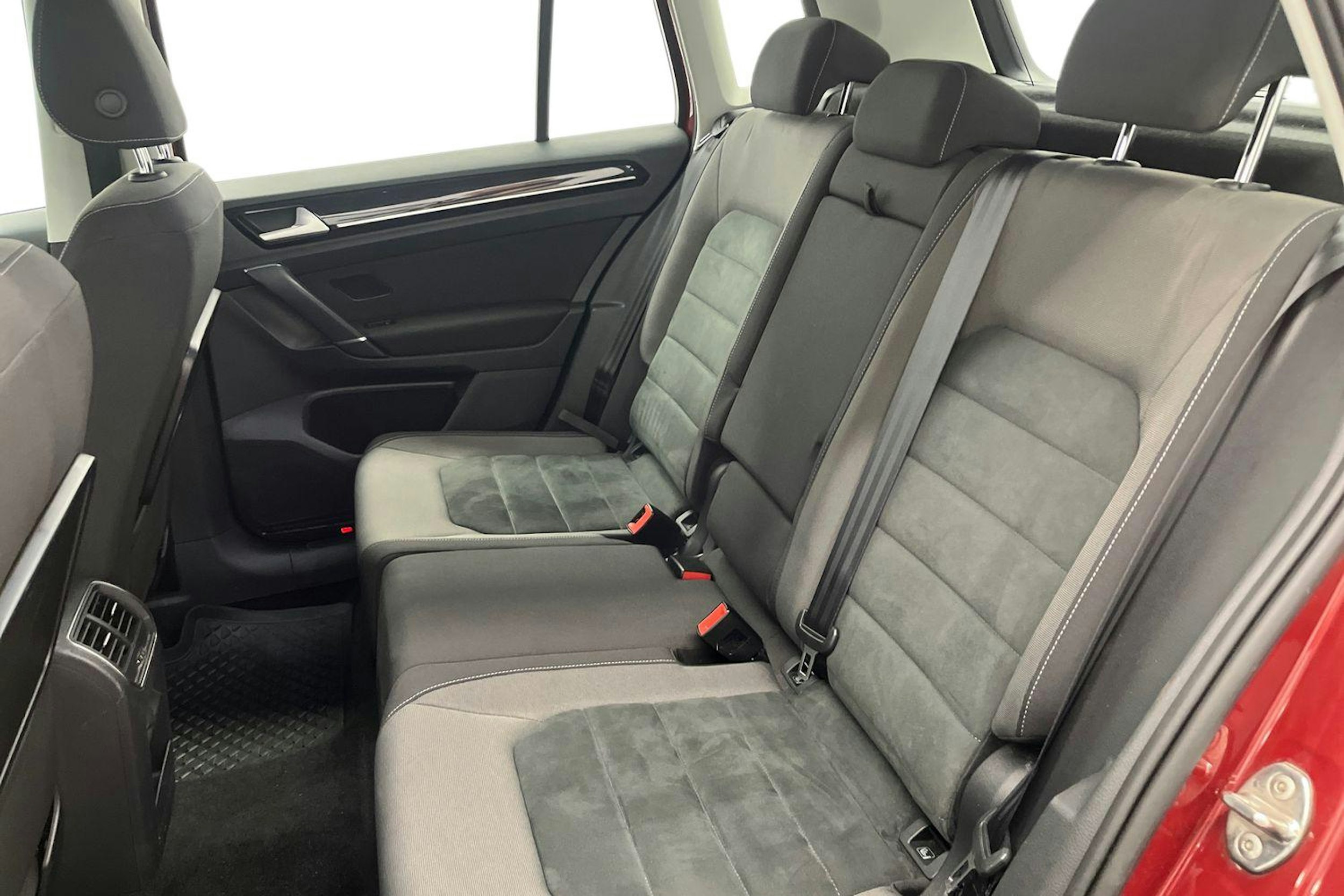 Punainen Volkswagen GOLF SPORTSVAN 2019 kuva 10.